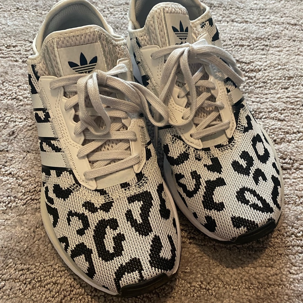 adidas Originals Swift Run - Leopard size 9